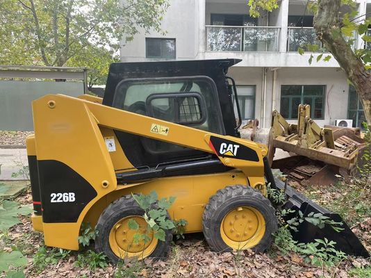 การทํางานที่ประสิทธิภาพ ใช้ CAT 226B สกิดสเตียร์โหลดอัตโนมัติ