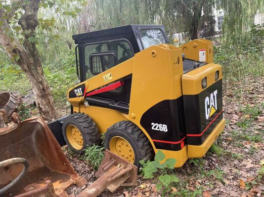 การทํางานที่ประสิทธิภาพ ใช้ CAT 226B สกิดสเตียร์โหลดอัตโนมัติ