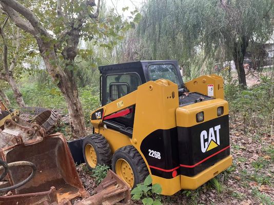 การทํางานที่ประสิทธิภาพ ใช้ CAT 226B สกิดสเตียร์โหลดอัตโนมัติ