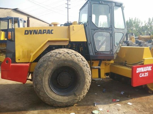 ใช้ CA25 Dynapac Single Drum Roller การทํางานที่มั่นคงกับเท้าแกะ