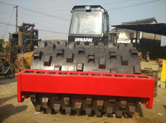 ใช้ CA25 Dynapac Single Drum Roller การทํางานที่มั่นคงกับเท้าแกะ