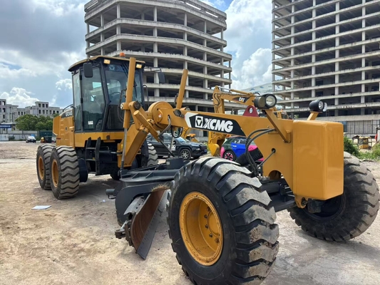 สภาพดีเยี่ยม XCMG GR2403 มอเตอร์เกรดเกอร์กับไฮดรอลิก Ripper สําหรับขาย