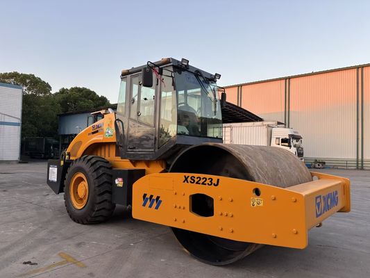 รถบดอัดแบบลูกกลิ้งเดี่ยว XCMG XS223J ใช้งานง่ายและสภาพดี