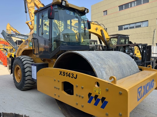 รถบดถนนแบบลูกกลิ้งเดี่ยว XCMG XS143J ขนาด 14 ตัน สภาพดีเยี่ยม